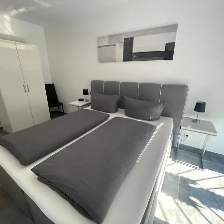 Winzer Lounge 公寓 *